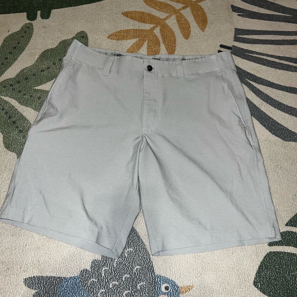 Callaway Gray Flat Front Shorts size 34